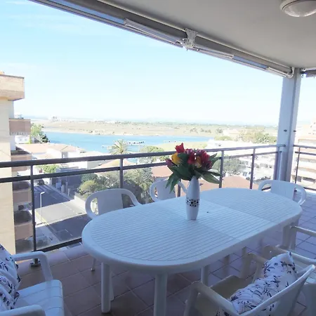 Marbella Apartment Roses